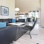 Seaside Nordic Getaway *